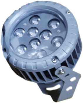 Đèn LED Spot Light 18W ánh sáng vàng rọi cột nhà.